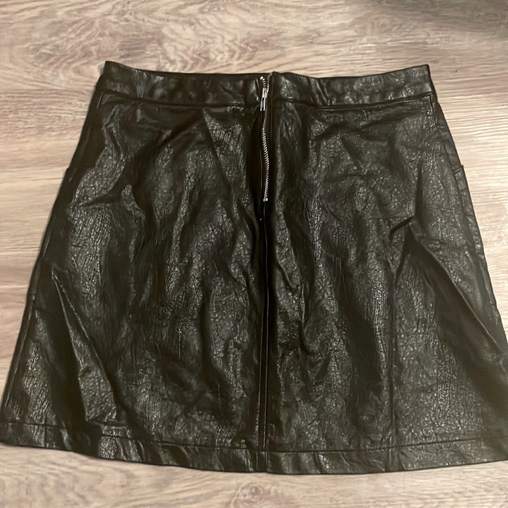 Leather art class size l10/12 skirt